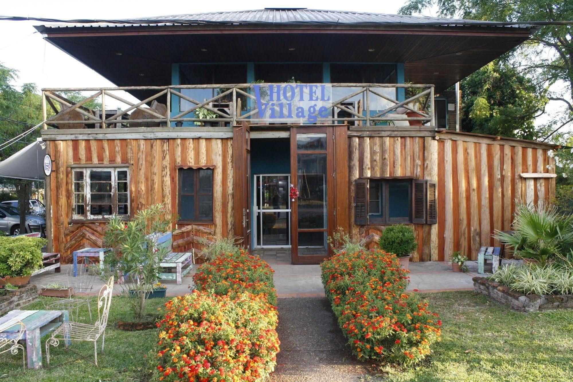 Hotel Village Termas De Dayman 3*